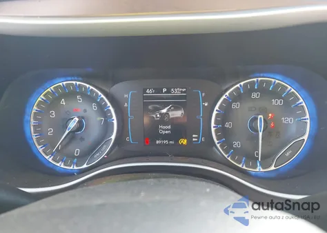 2017 Chrysler Pacifica Touring-L z USA, uszkodzony, nr VIN 2C4RC1BG1HR816344